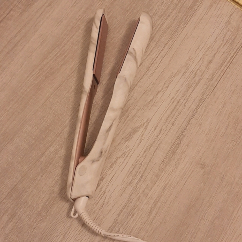 Foxy Bae Rose Gold Marble Straightener / flat iron - Picture 4 of 6